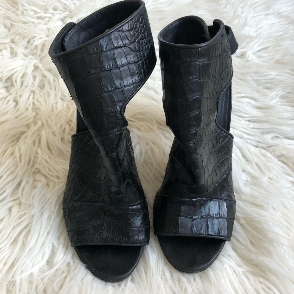SOLDVince Addie Stamped Croc Peep-Toe Bootie Heels - Picture 4 of 8